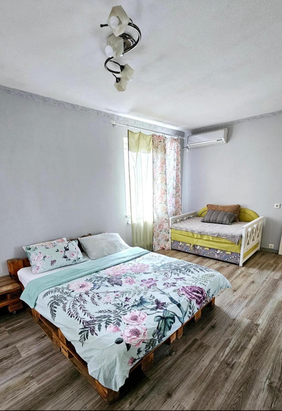 Апартаменты в стиле Loft Nizhnedneprovsk Экстерьер фото